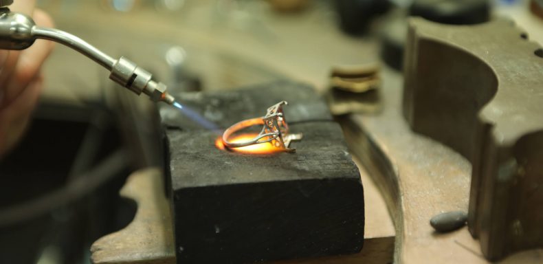 How are gold rings made
